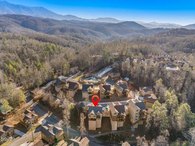 712 Still Hill Way, Gatlinburg, TN 37738