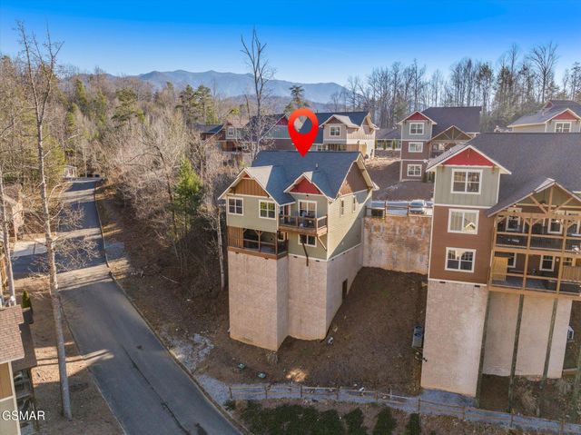 712 Still Hill Way, Gatlinburg, TN 37738