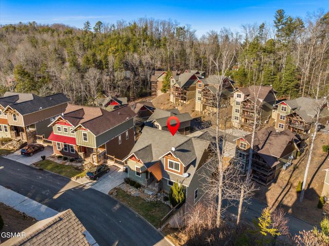 712 Still Hill Way, Gatlinburg, TN 37738