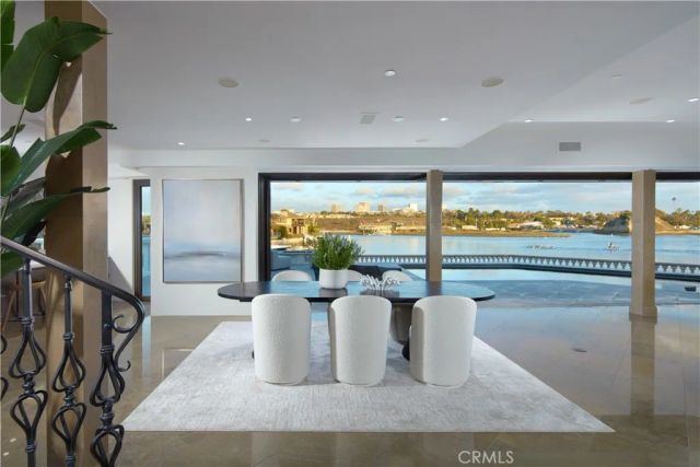 301 Morning Star Lane, Newport Beach, CA 92660