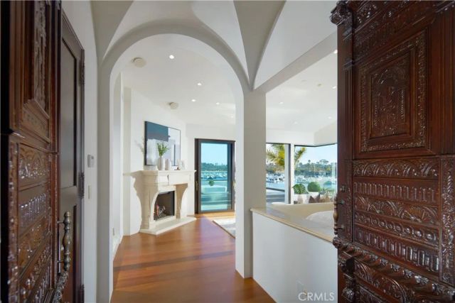 301 Morning Star Lane, Newport Beach, CA 92660