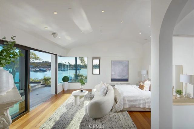 301 Morning Star Lane, Newport Beach, CA 92660