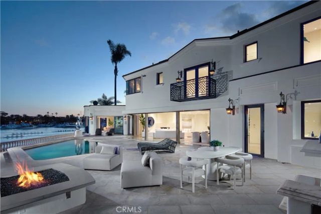 301 Morning Star Lane, Newport Beach, CA 92660