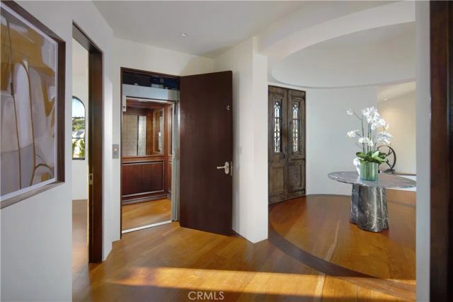 301 Morning Star Lane, Newport Beach, CA 92660