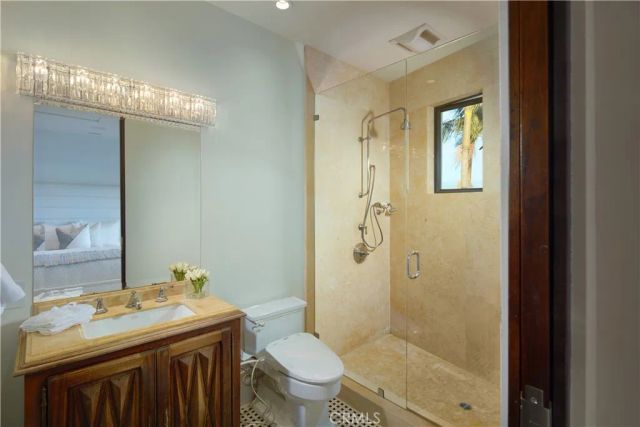 301 Morning Star Lane, Newport Beach, CA 92660