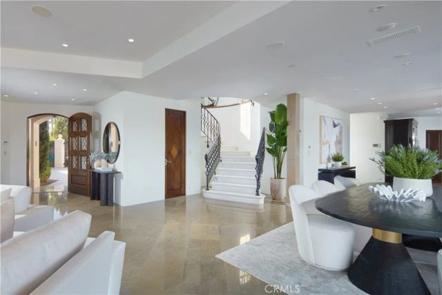 301 Morning Star Lane, Newport Beach, CA 92660