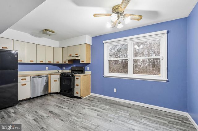 114 EAVES MILL RD, Medford, NJ 08055