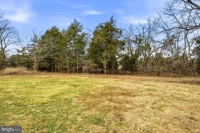 114 EAVES MILL RD, Medford, NJ 08055