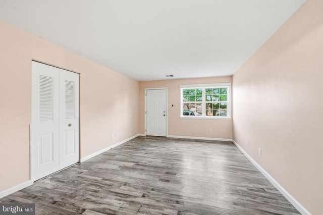 114 EAVES MILL RD, Medford, NJ 08055