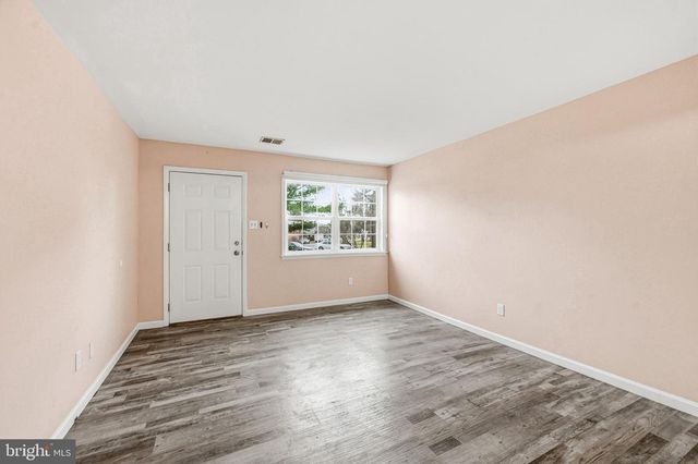 114 EAVES MILL RD, Medford, NJ 08055