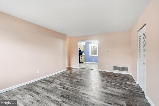 114 EAVES MILL RD, Medford, NJ 08055