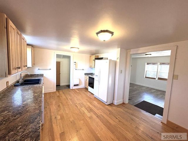 921 E Valley Avenue, Challis, ID 83226