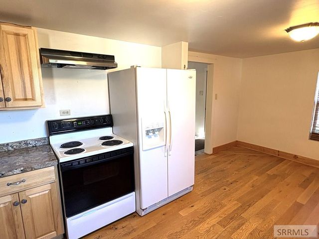 921 E Valley Avenue, Challis, ID 83226