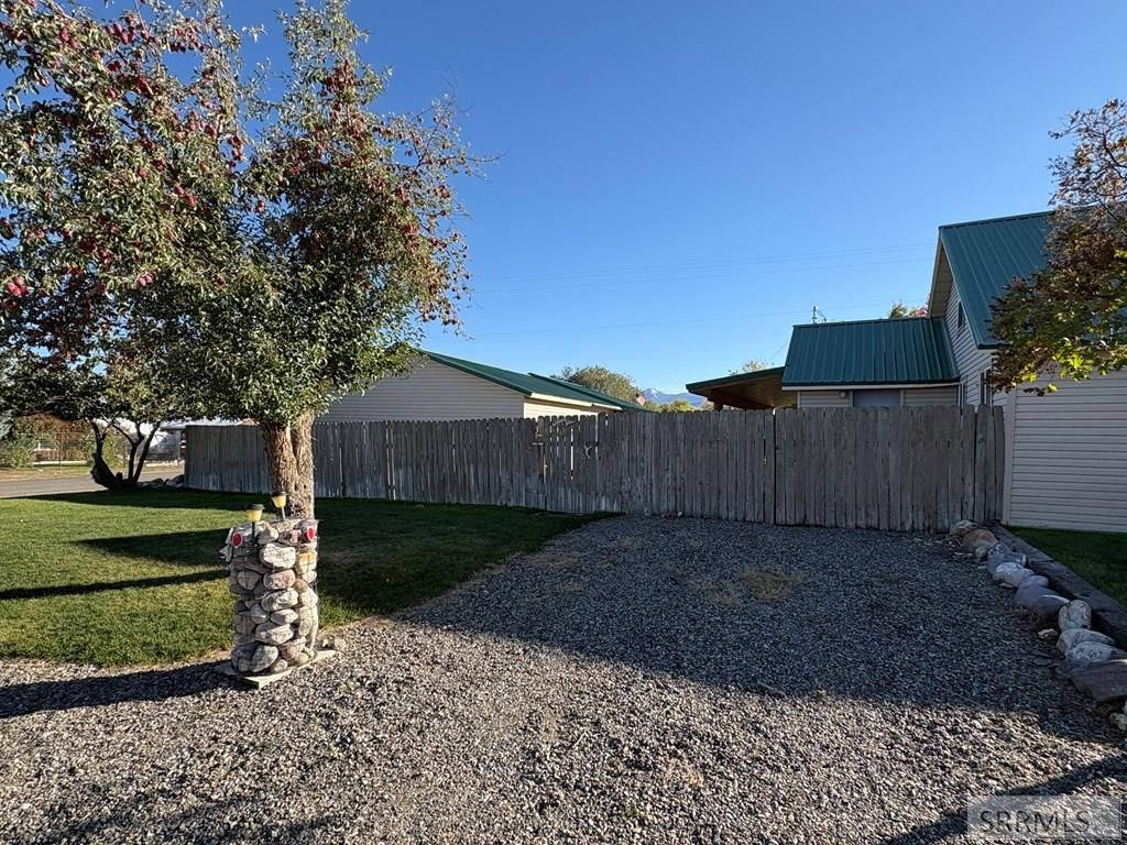 Image 4 of property listing at 921 E Valley Avenue, Challis, ID 83226