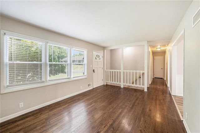 9406 Kessler Lane, Overland Park, KS 66212