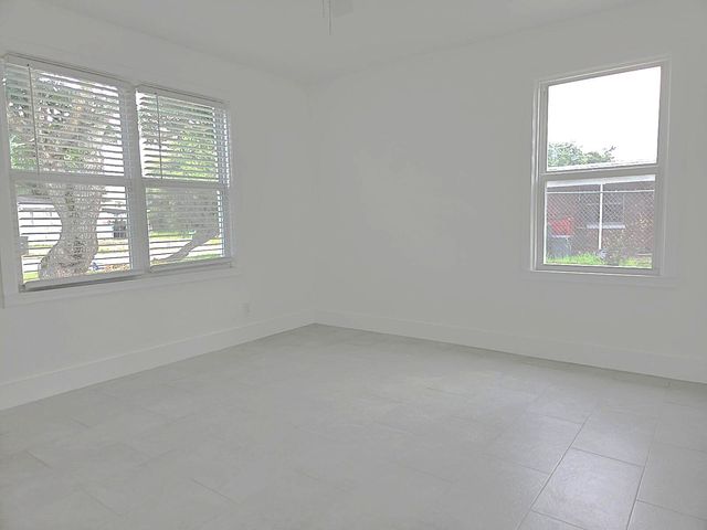 813 S 6th Street, Fort Pierce, FL 34950