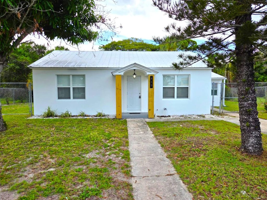 813 S 6th Street, Fort Pierce, FL 34950