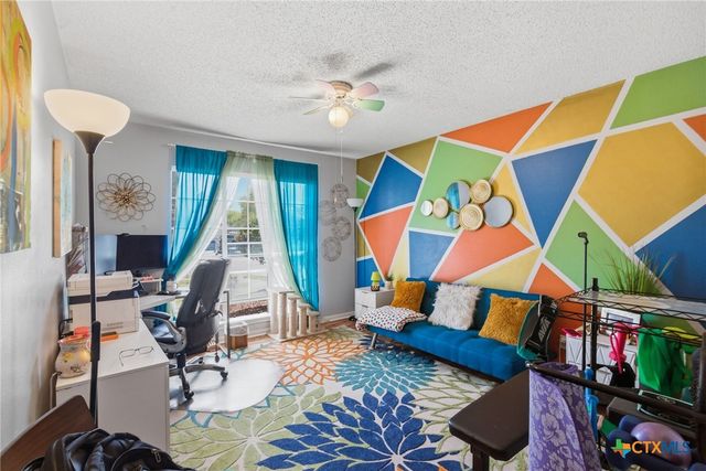 102 Palomino Lane, Victoria, TX 77904