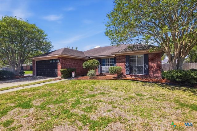 102 Palomino Lane, Victoria, TX 77904