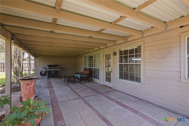 102 Palomino Lane, Victoria, TX 77904