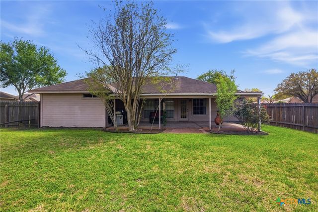 102 Palomino Lane, Victoria, TX 77904