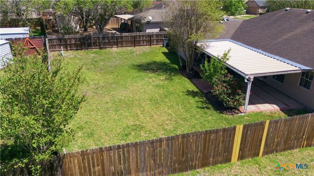 102 Palomino Lane, Victoria, TX 77904