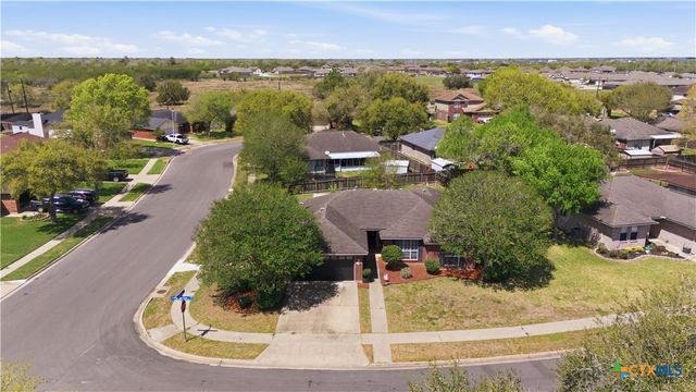 102 Palomino Lane, Victoria, TX 77904