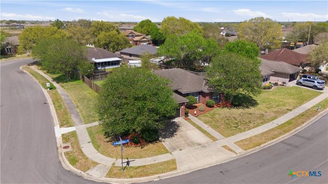 102 Palomino Lane, Victoria, TX 77904