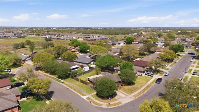 102 Palomino Lane, Victoria, TX 77904