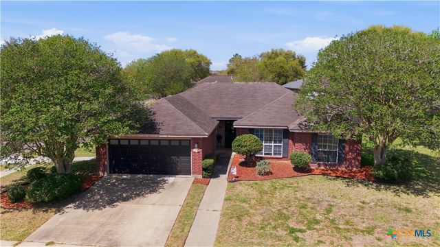 102 Palomino Lane, Victoria, TX 77904