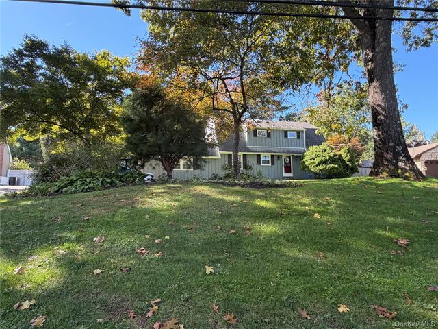 14 King Arthurs Court King Arthurs Court E 14, Saint James, NY 11780