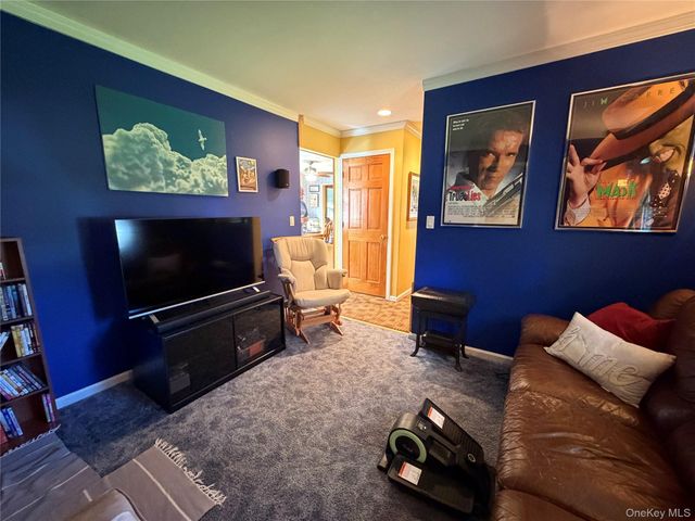 14 King Arthurs Court King Arthurs Court E 14, Saint James, NY 11780