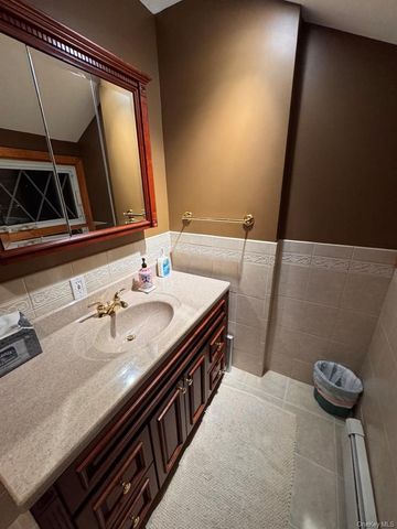 14 King Arthurs Court King Arthurs Court E 14, Saint James, NY 11780