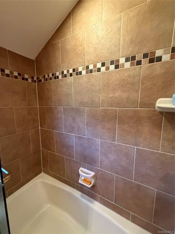 14 King Arthurs Court King Arthurs Court E 14, Saint James, NY 11780