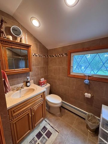 14 King Arthurs Court King Arthurs Court E 14, Saint James, NY 11780