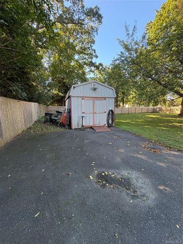 14 King Arthurs Court King Arthurs Court E 14, Saint James, NY 11780