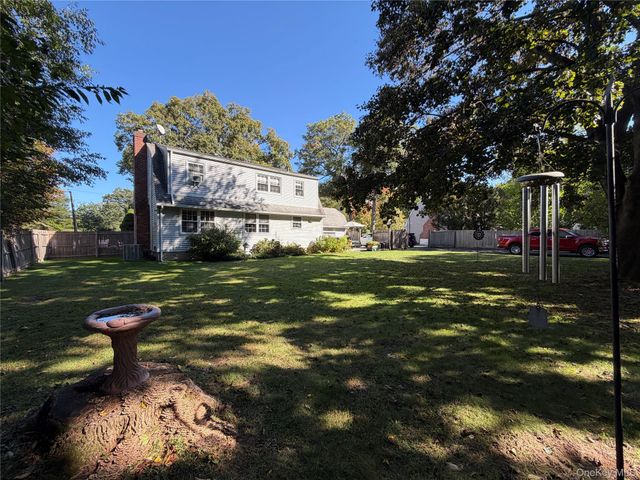 14 King Arthurs Court King Arthurs Court E 14, Saint James, NY 11780