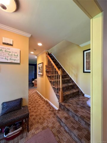 14 King Arthurs Court King Arthurs Court E 14, Saint James, NY 11780