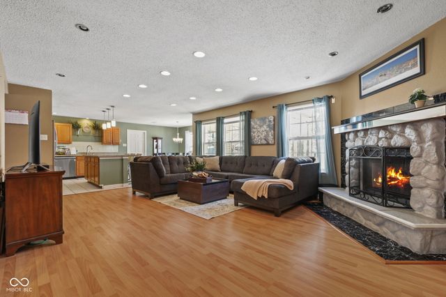 14886 Redcliff Drive, Noblesville, IN 46062