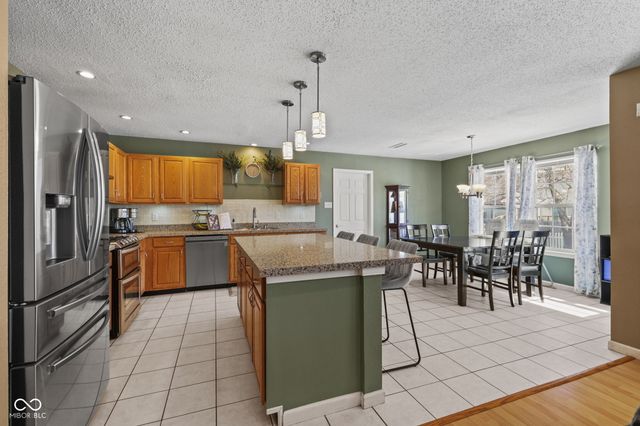 14886 Redcliff Drive, Noblesville, IN 46062