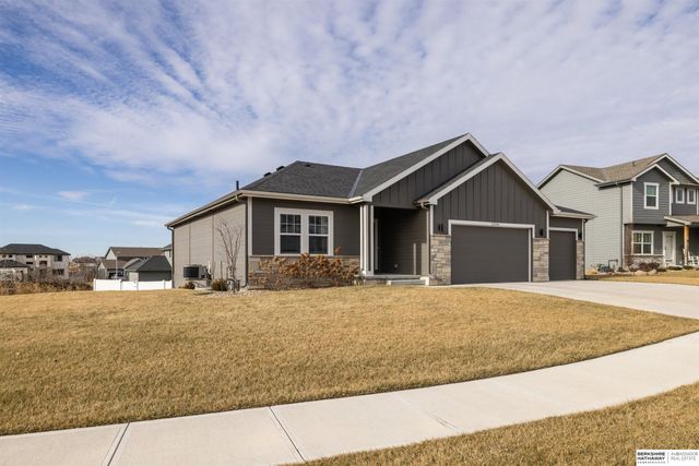 17136 Potter Street, Bennington, NE 68007