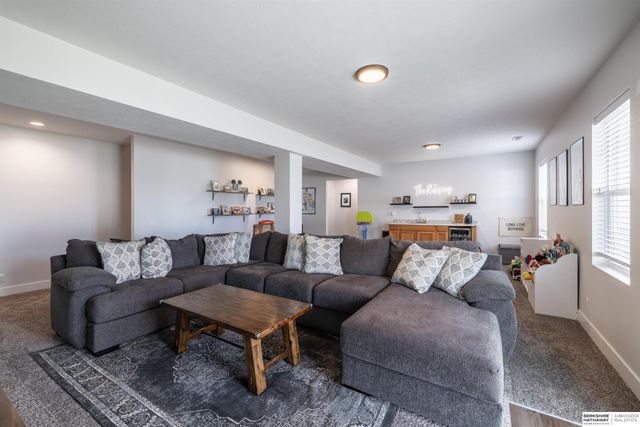 17136 Potter Street, Bennington, NE 68007