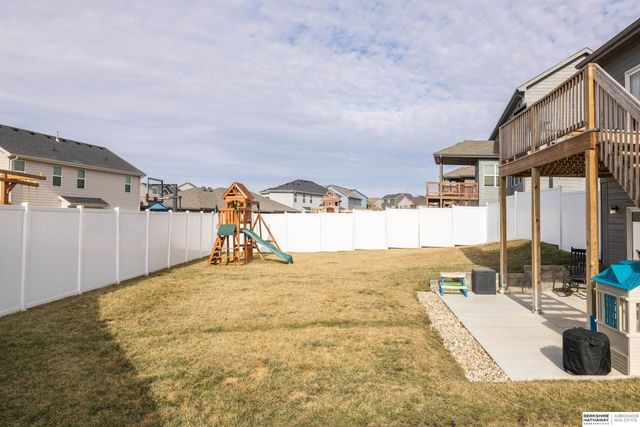 17136 Potter Street, Bennington, NE 68007