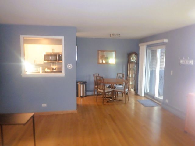 1127 S Old Wilke Road 101, Arlington Heights, IL 60005