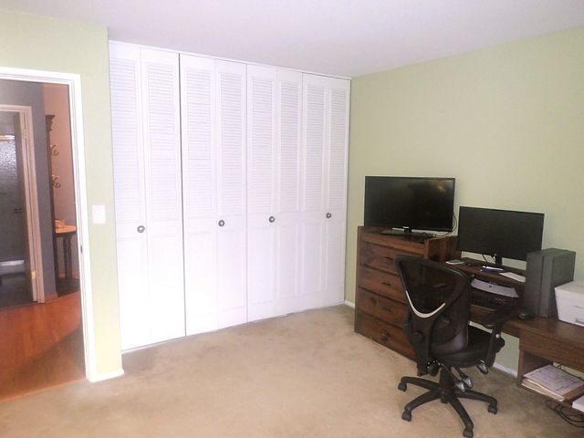 1127 S Old Wilke Road 101, Arlington Heights, IL 60005