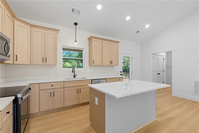 193 Tabitha Page Lane, Toccoa, GA 30577