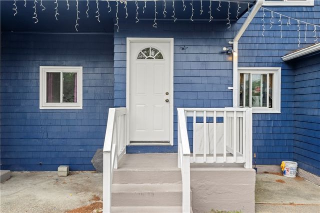 22 Whipple Avenue, North Providence, RI 02911