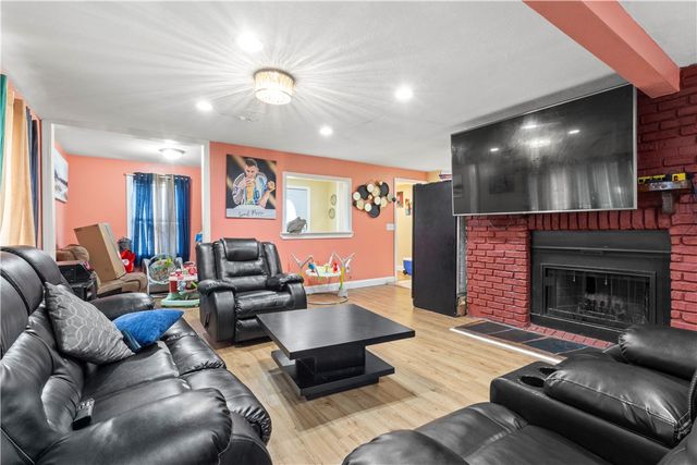 22 Whipple Avenue, North Providence, RI 02911