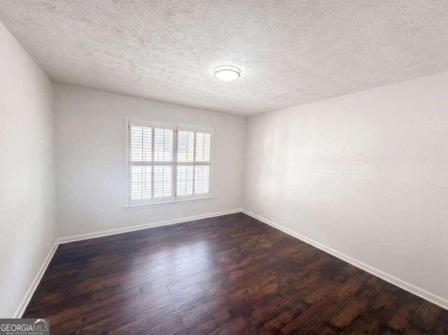 520 Fawn Lane, Loganville, GA 30052