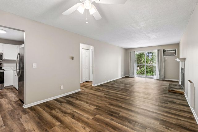 7600 157th Street W 205, Apple Valley, MN 55124